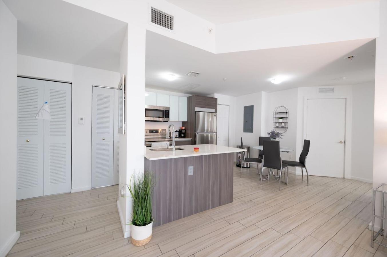 Subtle 2 Bed In Edgewater Downtown With Free Parking Apartment Miami Exterior photo