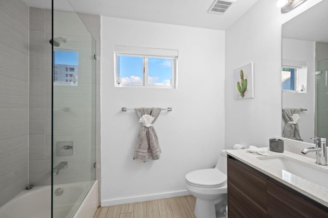 Subtle 2 Bed In Edgewater Downtown With Free Parking Apartment Miami Exterior photo